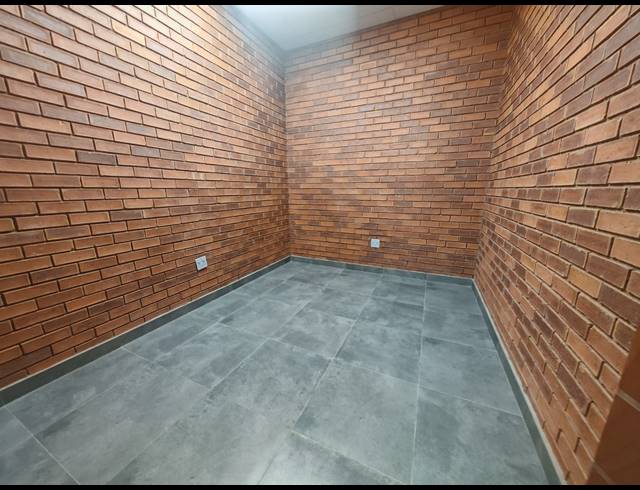 1,162M² WAREHOUSE TO LET IN ORMONDE